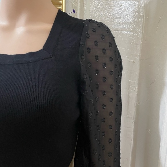 Carmen Marc Valvo Black Blouse with Sheer Sleeves - Picture 2 of 12